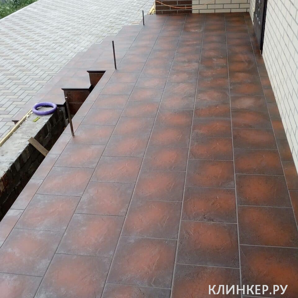 semir-brown-frontalnaya-klinkernaya-stupen-s-kapinosom-330x299x11_5