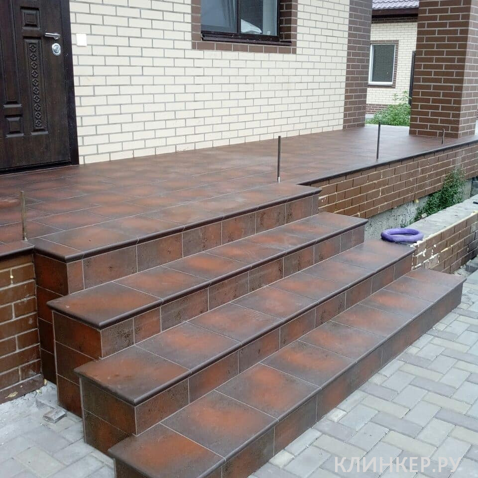 semir-brown-uglovaya-klinkernaya-stupen-prostaya-300x300x11_4