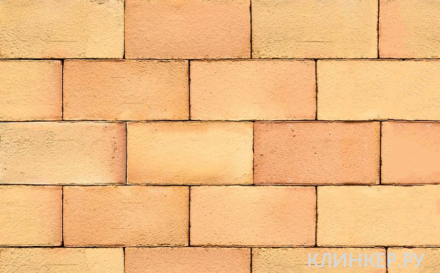 823
